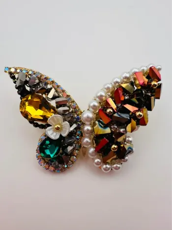 Broche artisanale