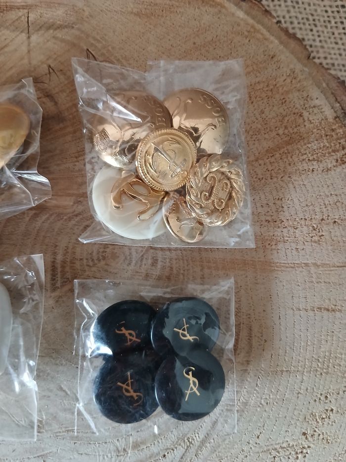 Lot de 4 sachets de boutons - photo numéro 4