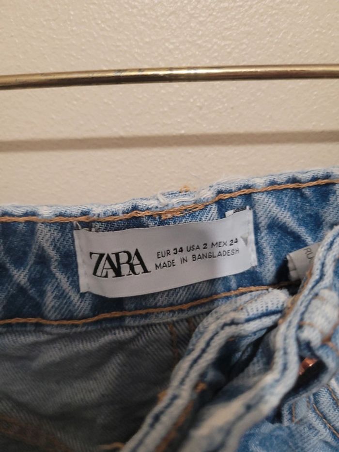 Mini short en jean Marque zara Taille 34 - photo numéro 4