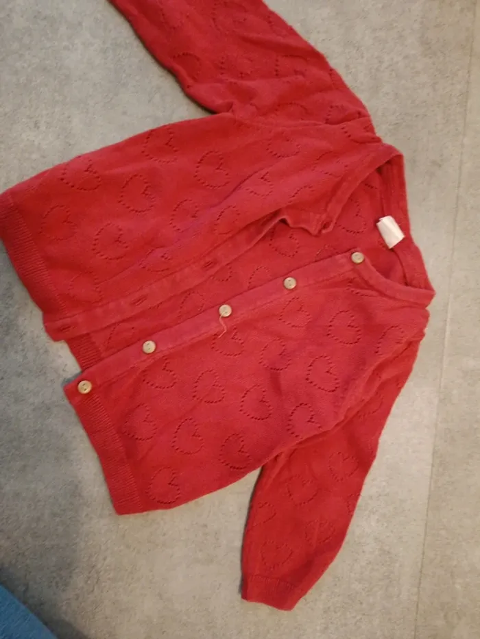 Cardigan coeurs H&M rouge 74cm