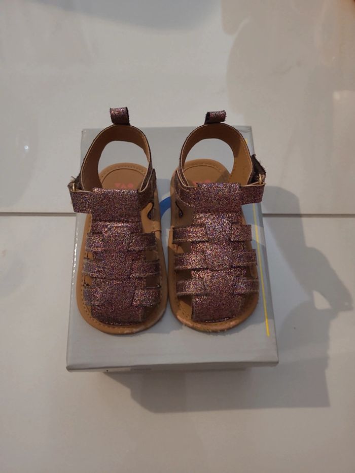 Sandales à paillettes taille 12/18 mois