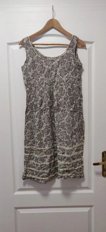 Robe sans manches fleurie Dimension 40