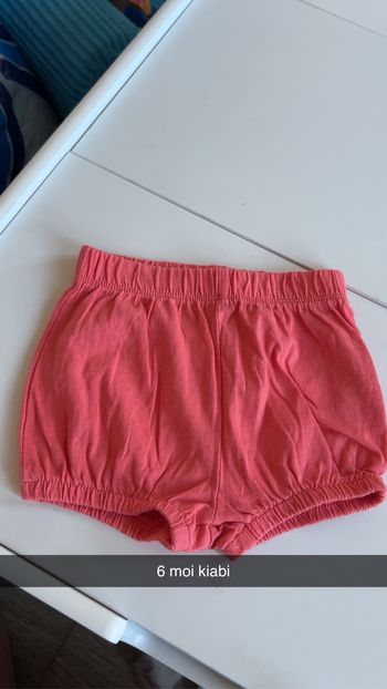 Short fille