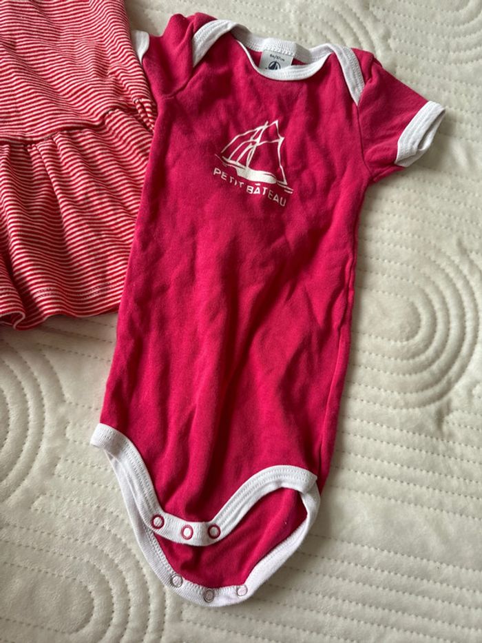 Lot deux bodies petit bateau et une robe petit bateau 6 mois - photo numéro 5