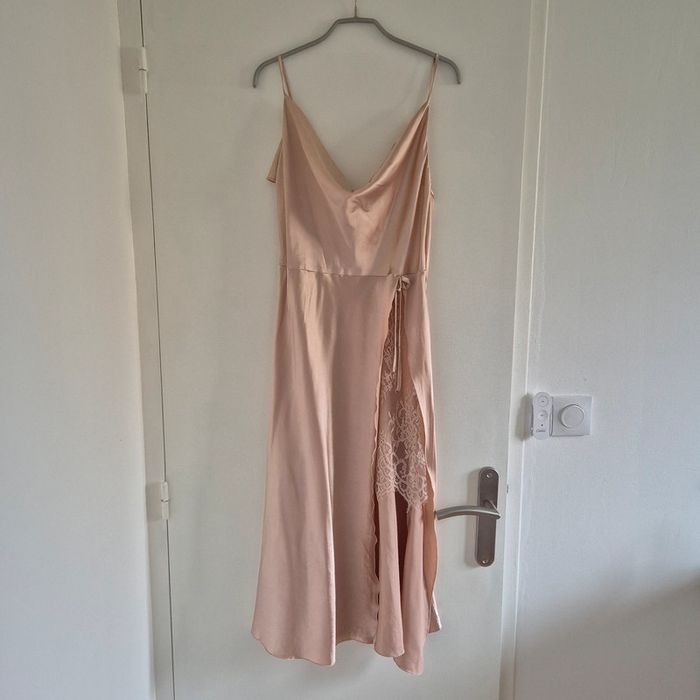 Nuisette en satin et dentelle rose pale beige - Shein - Taille M : 38 - 40