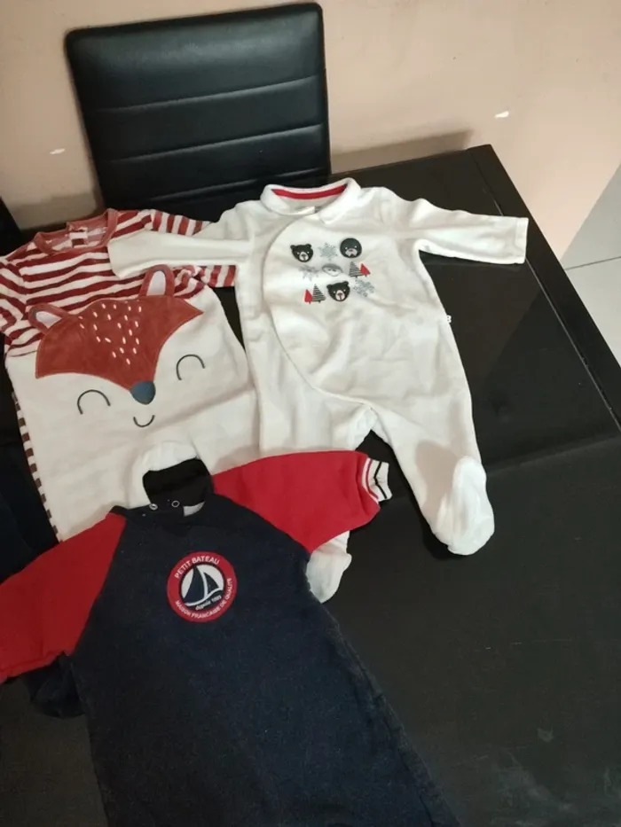Lot pijama dont 2 pijama neuf 6 mois - photo numéro 3