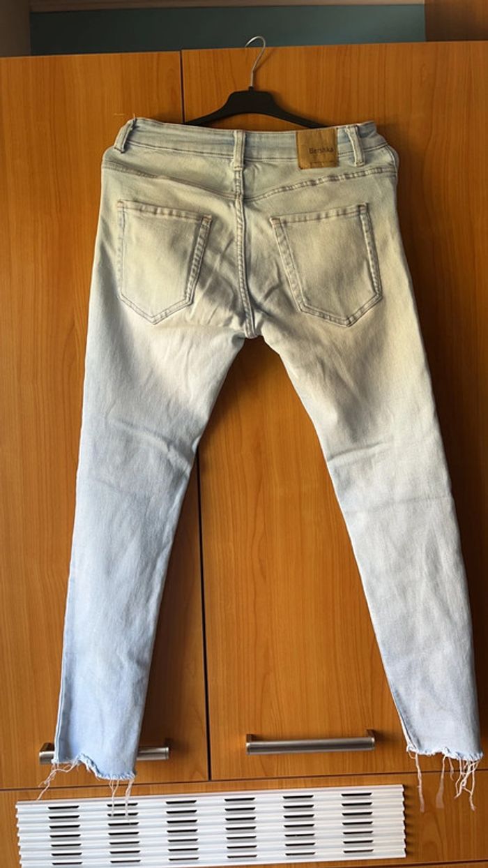 Jean délavé Bershka taille 38 - photo numéro 5
