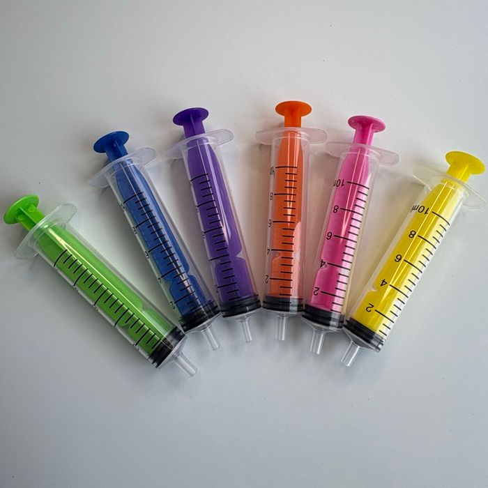 6 seringues colorées