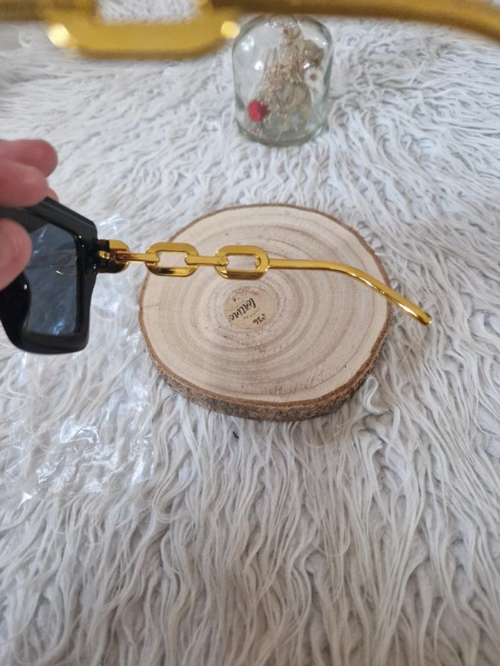 Lunettes de soleil classe femme neuf - photo numéro 3