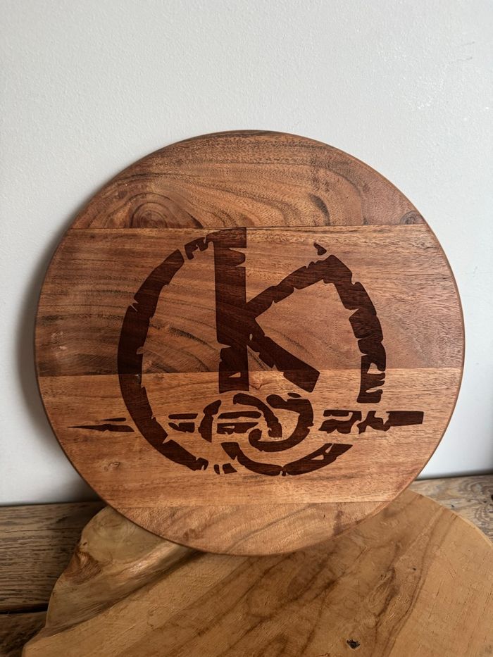 Plateau décoratif acacia sur pieds Kaamelott - photo numéro 2