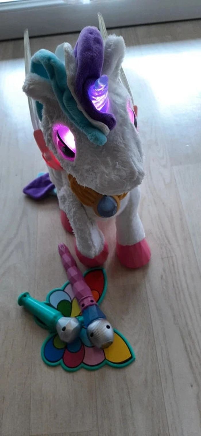 Peluche interactive Mila ma licorne maquillage magique - photo numéro 5