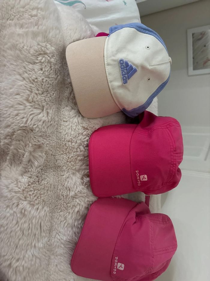 3 casquettes Adidas enfants