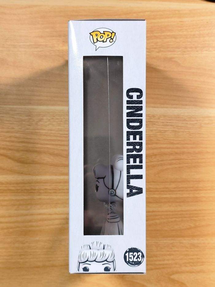 Funko Pop! Cinderella (Cendrillon) #1523 - Disney Sketch Series - photo numéro 2