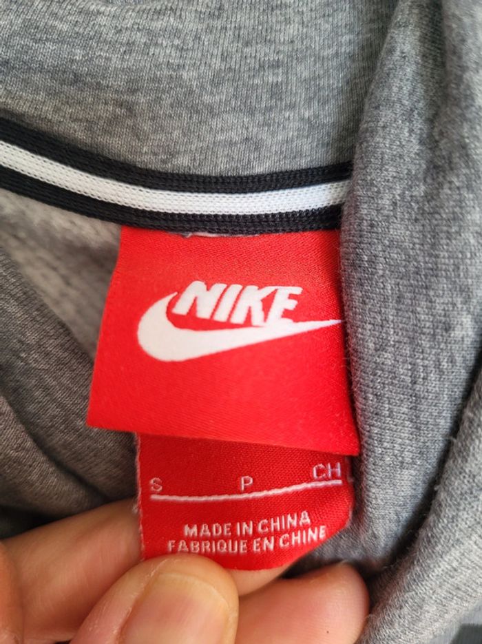 Sweat Nike taille S impeccable prix ferme - photo numéro 5