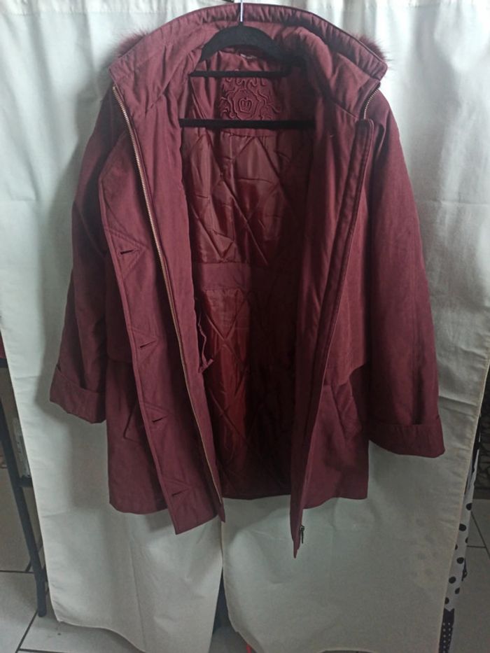 Manteau bordeaux fourrure - photo numéro 4
