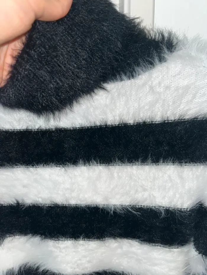 Pull  hiver taille 36 - photo numéro 2