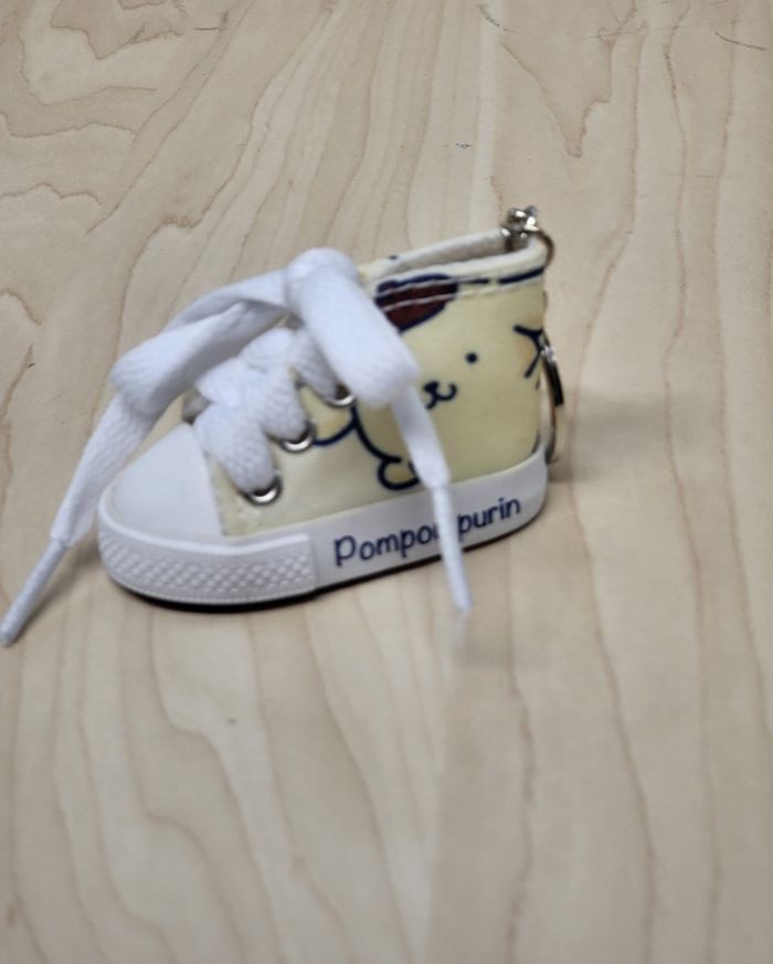Porte-clé Sanrio Sneaker Pompompurin