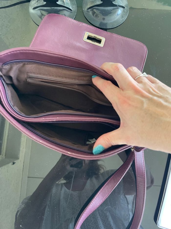 Sac à main de couleur bordeaux - photo numéro 6