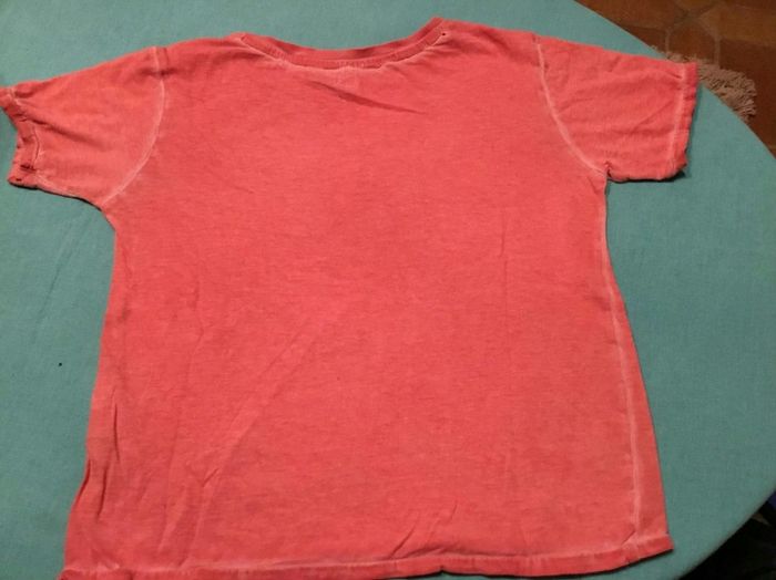 2 T-shirts 6 ans - photo numéro 2