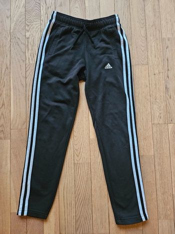 Jogging adidas taille 11-12 ans
