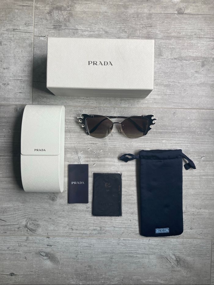 Lunettes de soleil Prada - photo numéro 2
