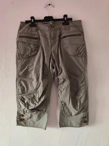 Superbe bermuda / short long kaki google taille L ou 40