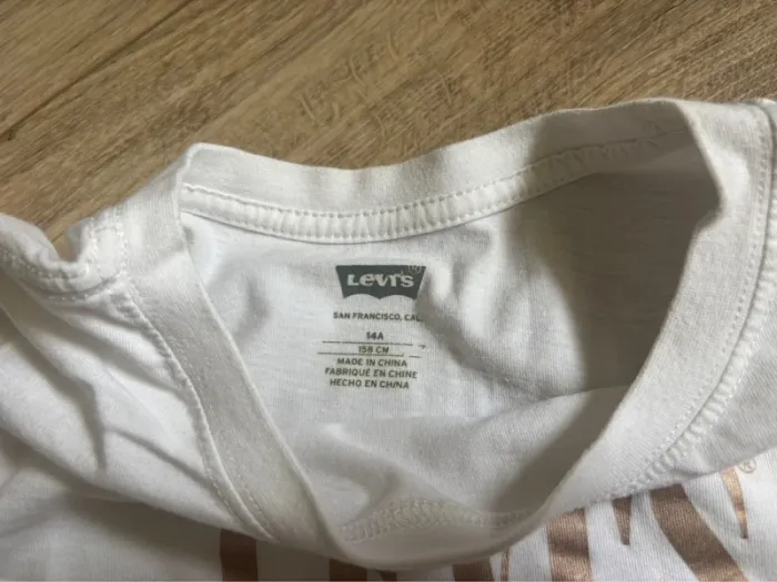 T-shirt court Levi’s taille 14 ans - photo numéro 10