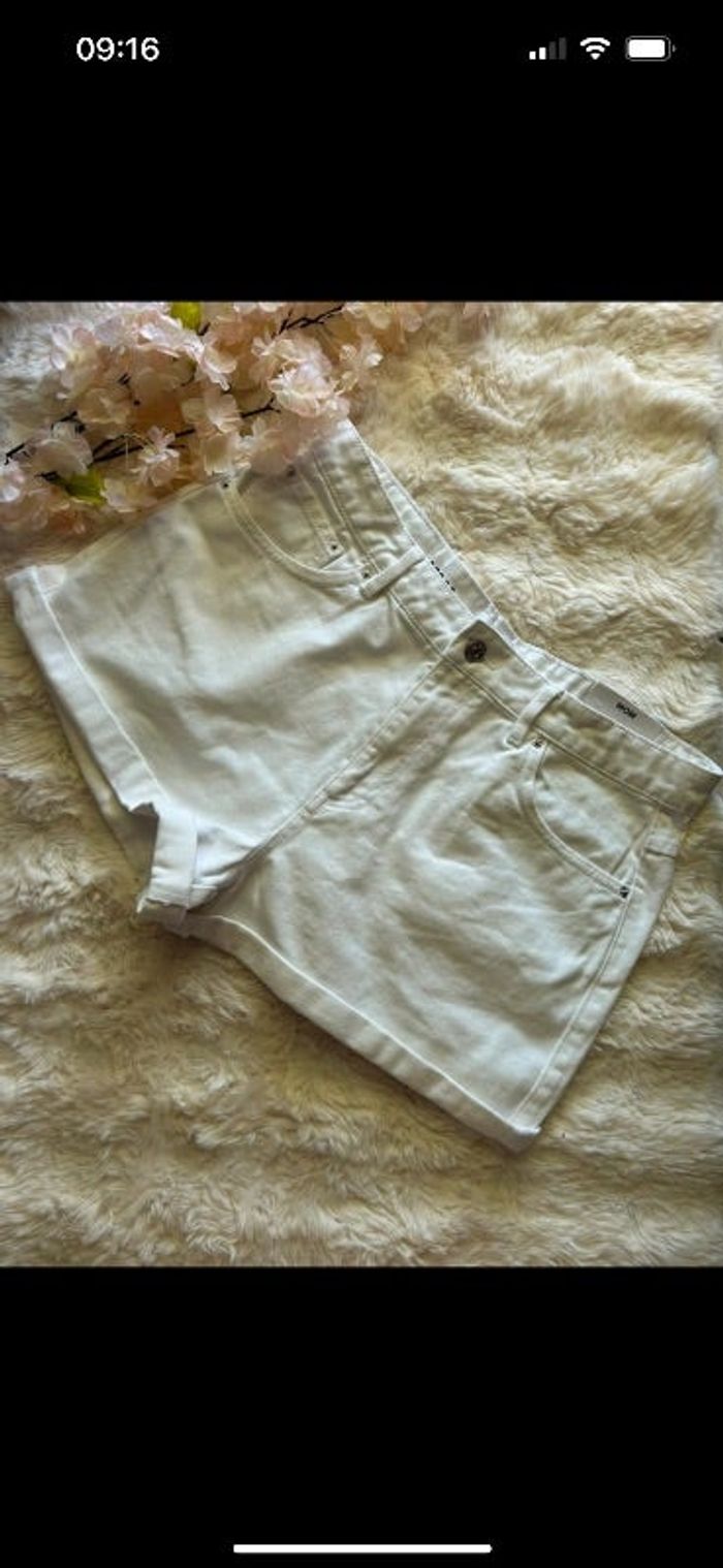 Short blanc