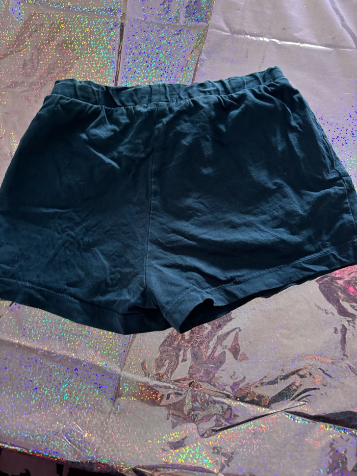 Short fille - photo numéro 3