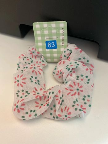 Chouchou à fleurs rose et vert