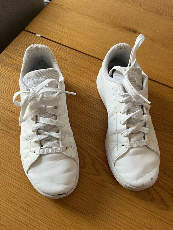 Baskets femme Adidas Advantage – Taille 37 1/3 👟 État satisfaisant – portées mais encore utilisables - photo numéro 1