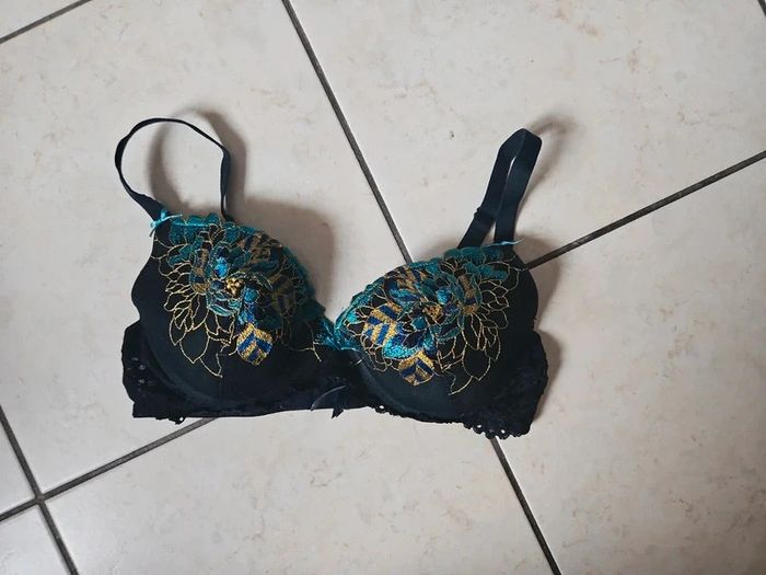 Soutien gorge rouge gorge 90c