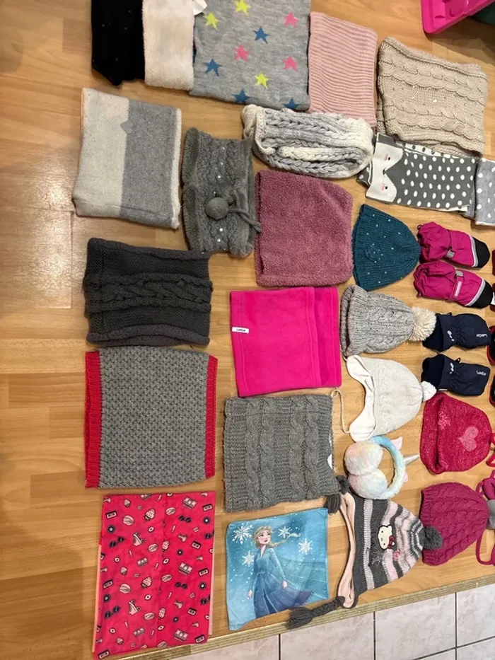 Vêtements hiver gants bonnets tour du cou - photo numéro 4