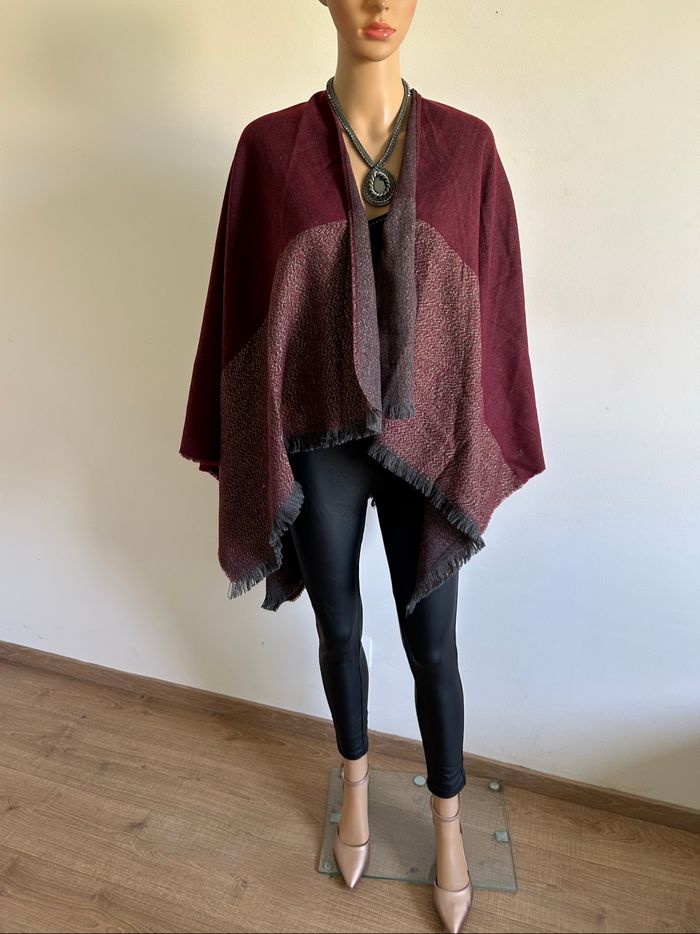 Poncho bordeaux et doré les Petites Bombes taille unique jamais porté - photo numéro 3
