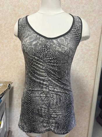 Blouse taille 36 style serpent