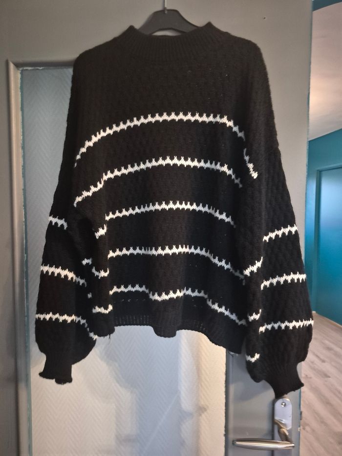Pull  neuf - photo numéro 2