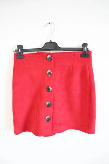 C40 jupe rouge bershka S
