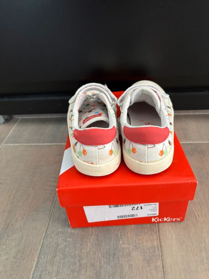 Baskets sneakers kickers pointure 33 kickgoldi blanches - photo numéro 3