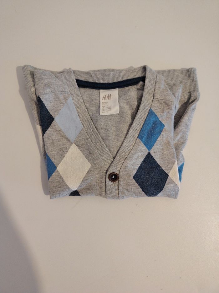 Lot de deux gilets garçon 6/9 mois H&M - photo numéro 2