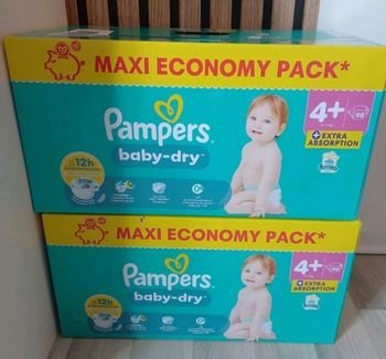 Lot 2 pack Pampers T4 + neuf
