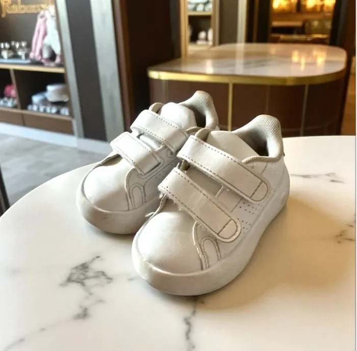 Basket Adidas fille - pointure 20