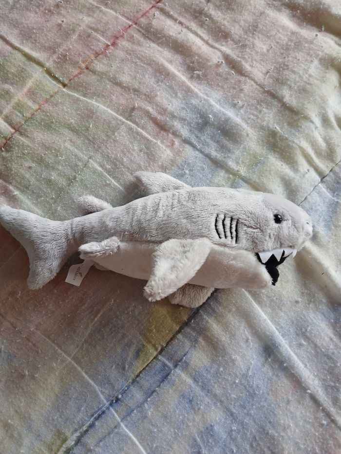 Peluche requin - photo numéro 3