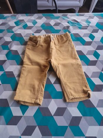 jean souple h&m 4-6mois moutarde très bon état