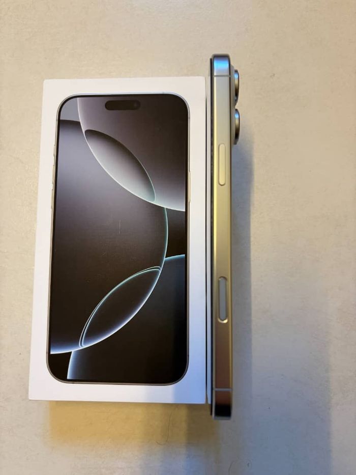 I P h o n e 16 pro max - photo numéro 3