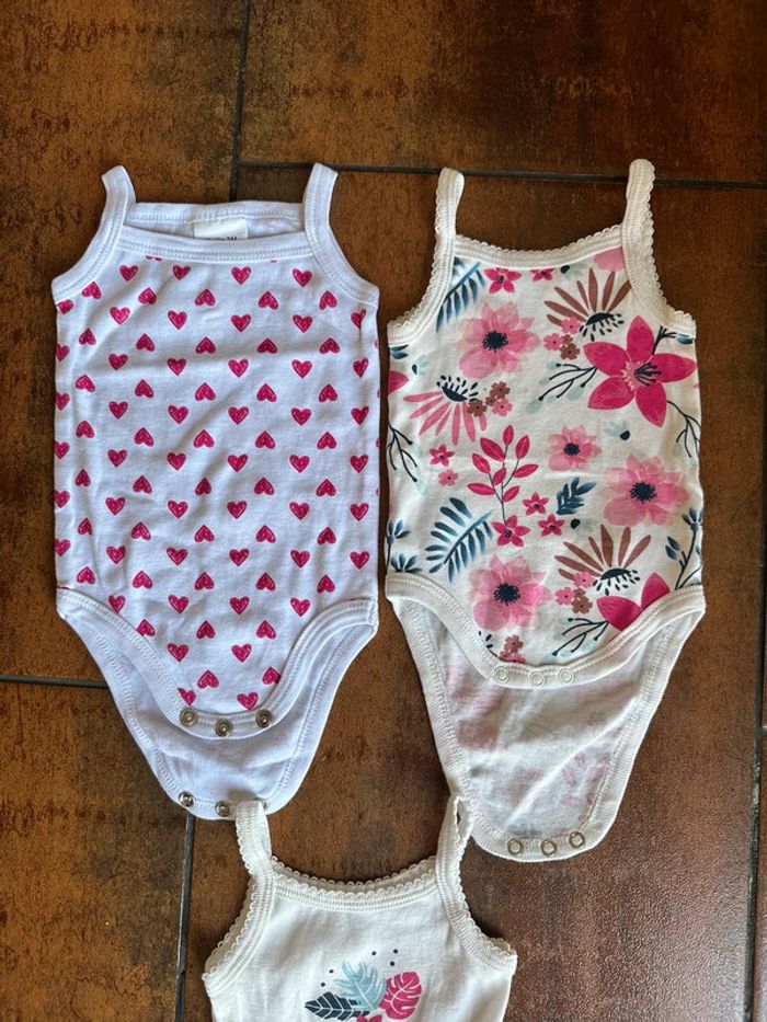 Lot body bretelle à fleur et cœur - photo numéro 2