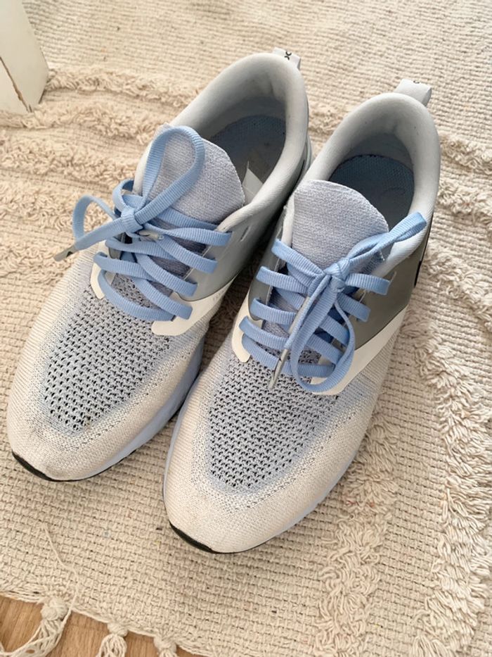 Baskets de Running Nike Odyssey React en pointure 38,5