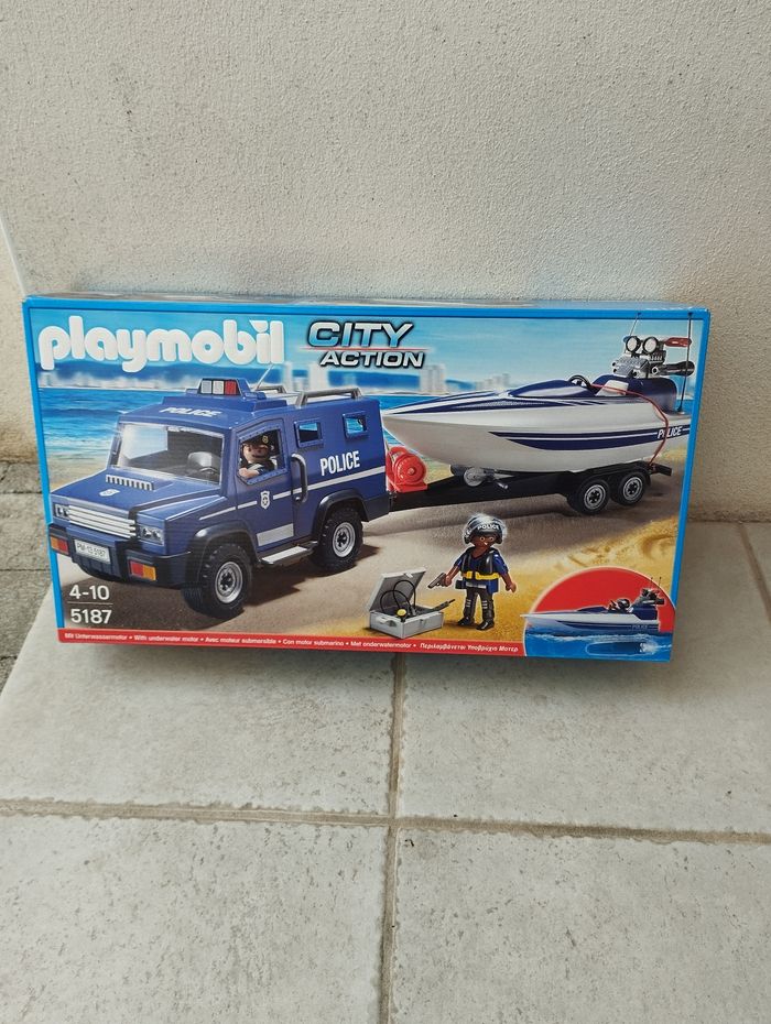 Playmobil police avec fourgon et vedette