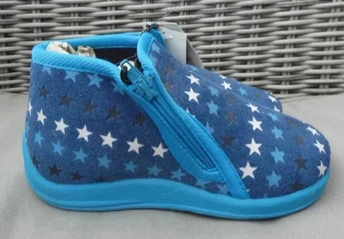 Jolis chaussons étoilés garçon T25 neufs - photo numéro 2