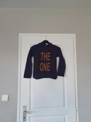 T-shirt ml à capuche garçon 8 ans Neuf lc4