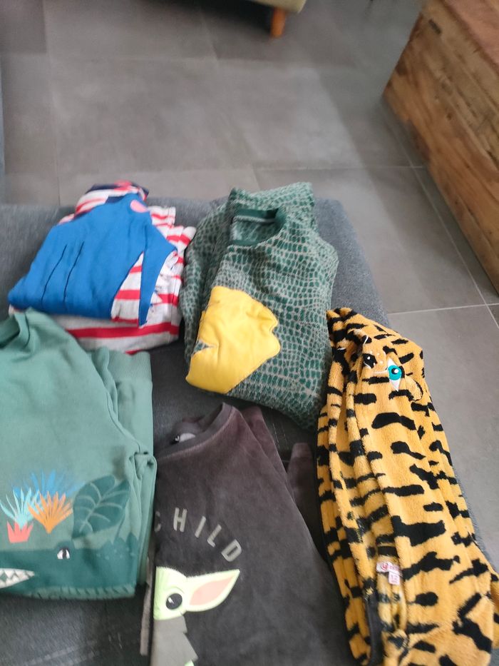 Lot de pyjamas